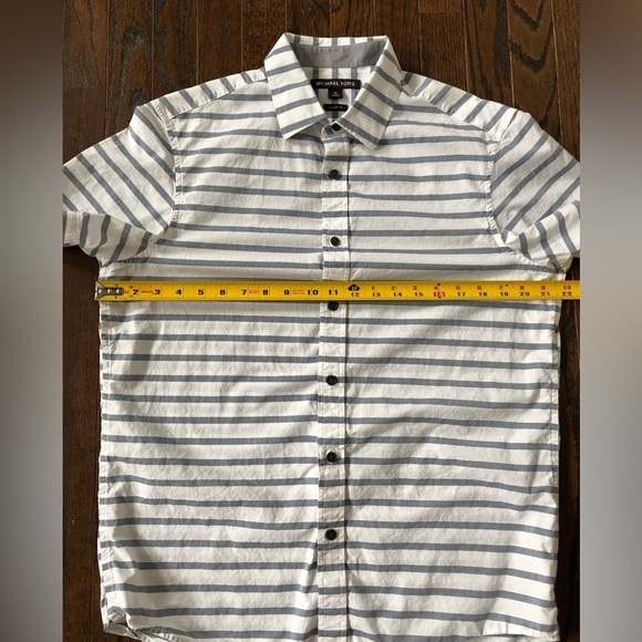 *EUC* Michael Kors Men’s M White/Blue Striped Short-Sleeved Button-Down Shirt - Picture 8 of 10